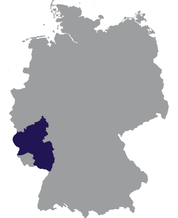 Landkaart Duitsland grijs met deelstaat Rijnland-Palts donkerblauw op transparante achtergrond - 600 * 733 pixels